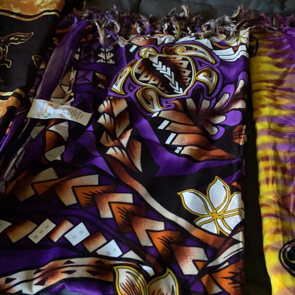 Pareo/Sarong - Picture 2 of 4